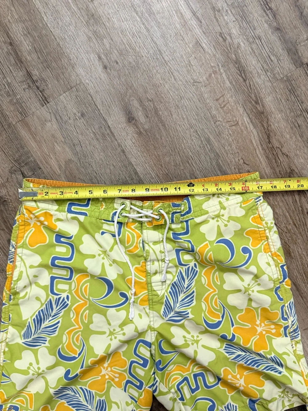 Reyn Spooner • Fiji Pareau Hawaiian Print Swim Trunks